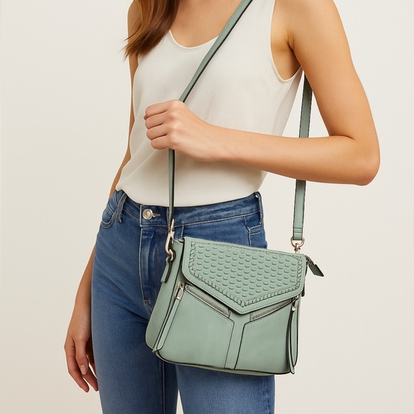 👜 Blush Blue Crossbody Bag 🌟 - Picture 1 of 16